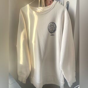 Louis Tomlinson world tour, 2022 sweater